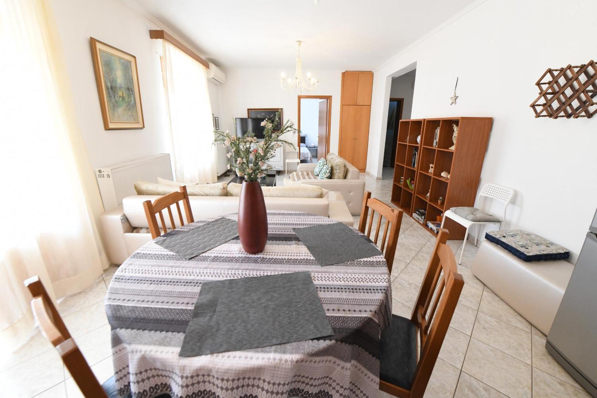 Nikita's House - 3 Min From Racetrack - Free Parking And Wifi - 7 Guests Apartment Serres