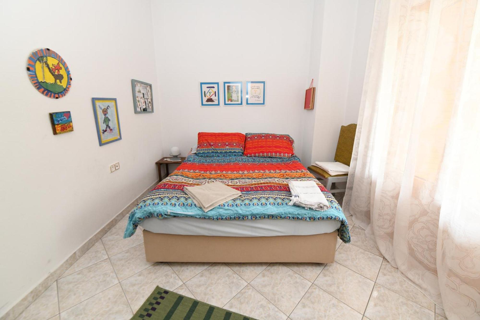 Nikita's House - 3 Min From Racetrack - Free Parking And Wifi - 7 Guests Apartment