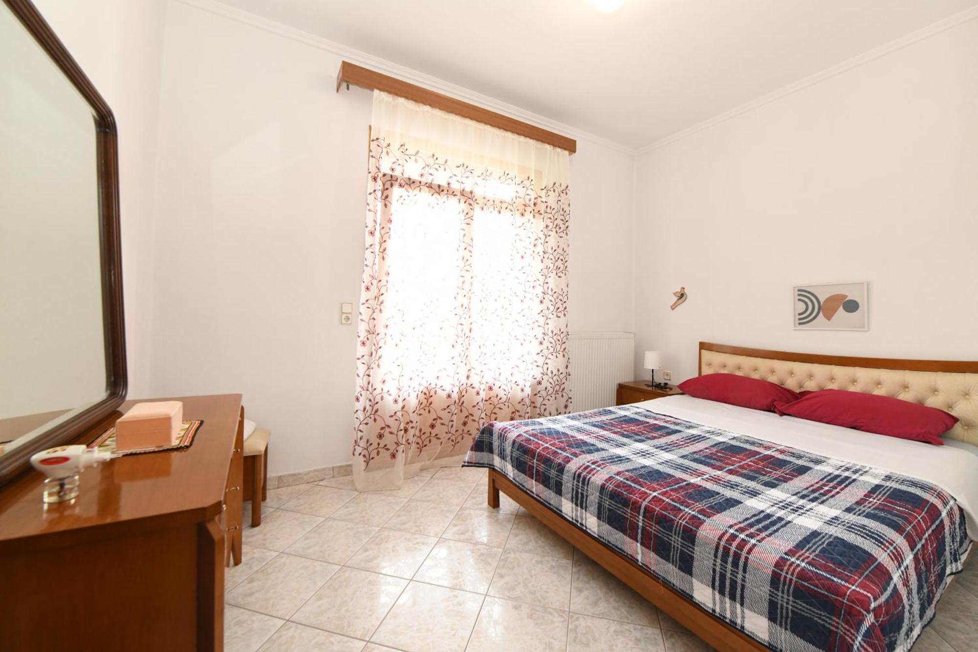 Nikita's House - 3 Min From Racetrack - Free Parking And Wifi - 7 Guests Apartment